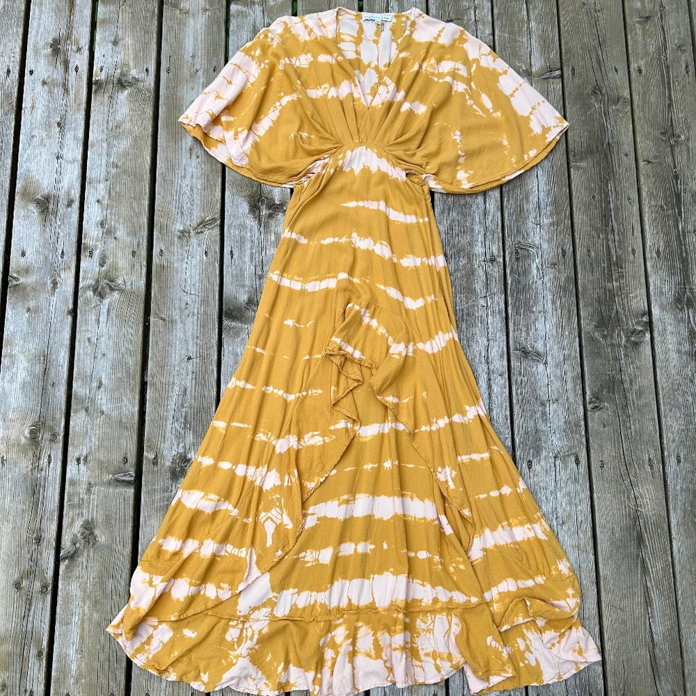 Young, fabulous & broke ⎮ Tie-dye high low dress
